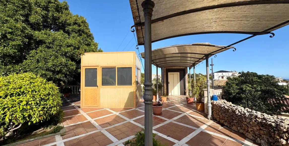 Продажа  отдельно стоящей виллы в Torreblanca 24