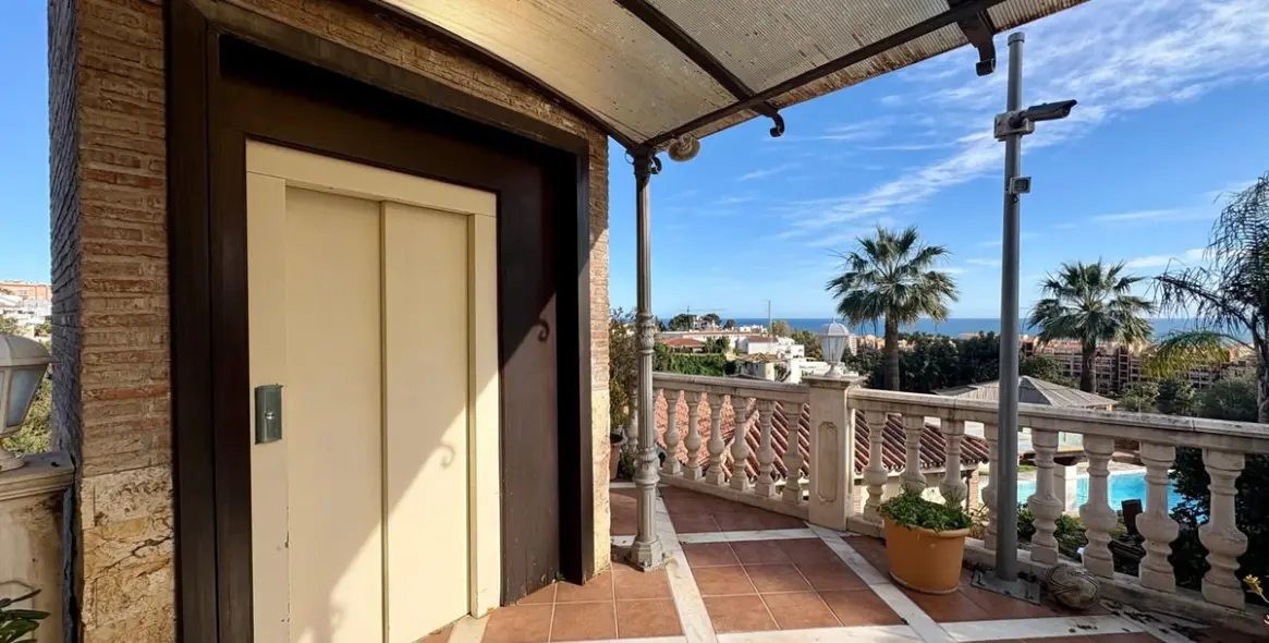 Продажа  отдельно стоящей виллы в Torreblanca 25