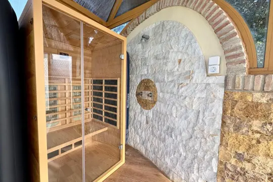Image 9 thumb