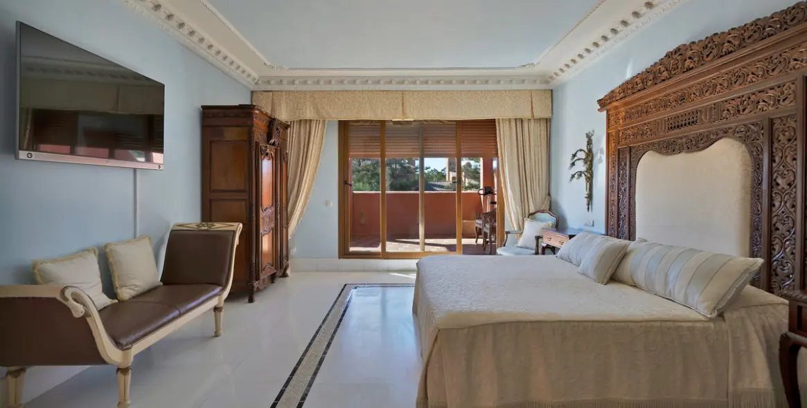 Продажа двухуровневого пентхауса в Guadalmina Baja 2