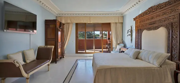 Продажа двухуровневого пентхауса в Guadalmina Baja 1