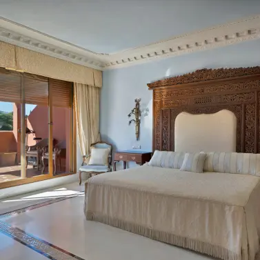 Продажа двухуровневого пентхауса в Guadalmina Baja