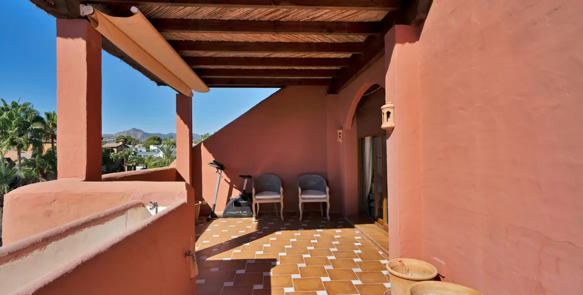 Продажа двухуровневого пентхауса в Guadalmina Baja 4