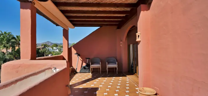 Продажа двухуровневого пентхауса в Guadalmina Baja 3