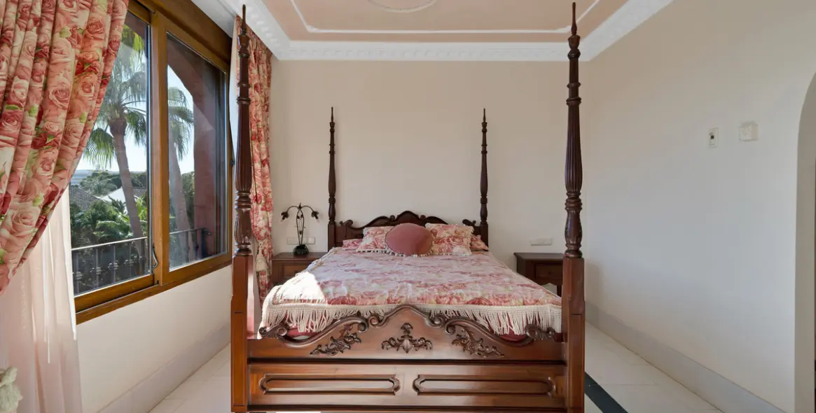 Продажа двухуровневого пентхауса в Guadalmina Baja 9