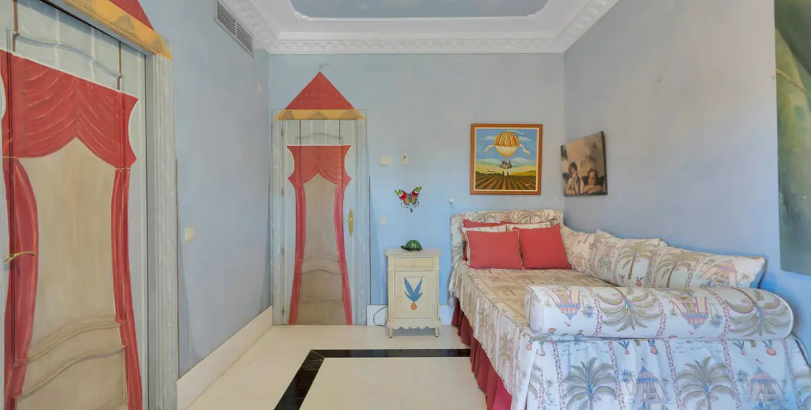 Продажа двухуровневого пентхауса в Guadalmina Baja 14