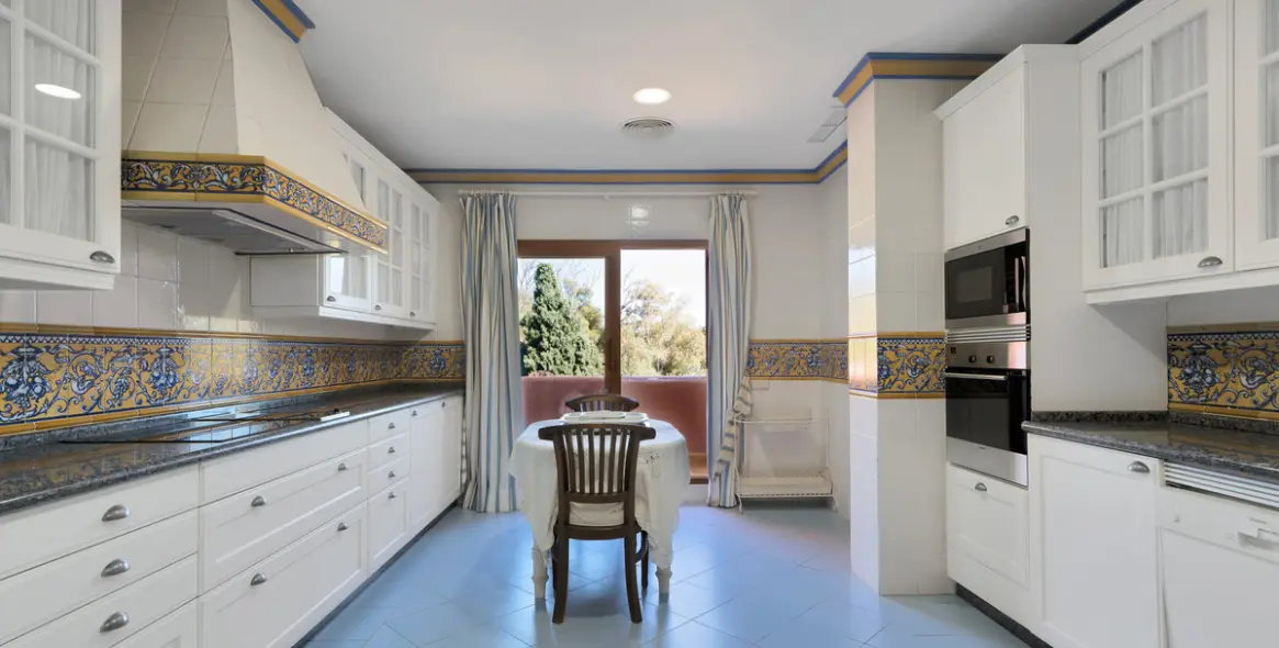 Продажа двухуровневого пентхауса в Guadalmina Baja 20