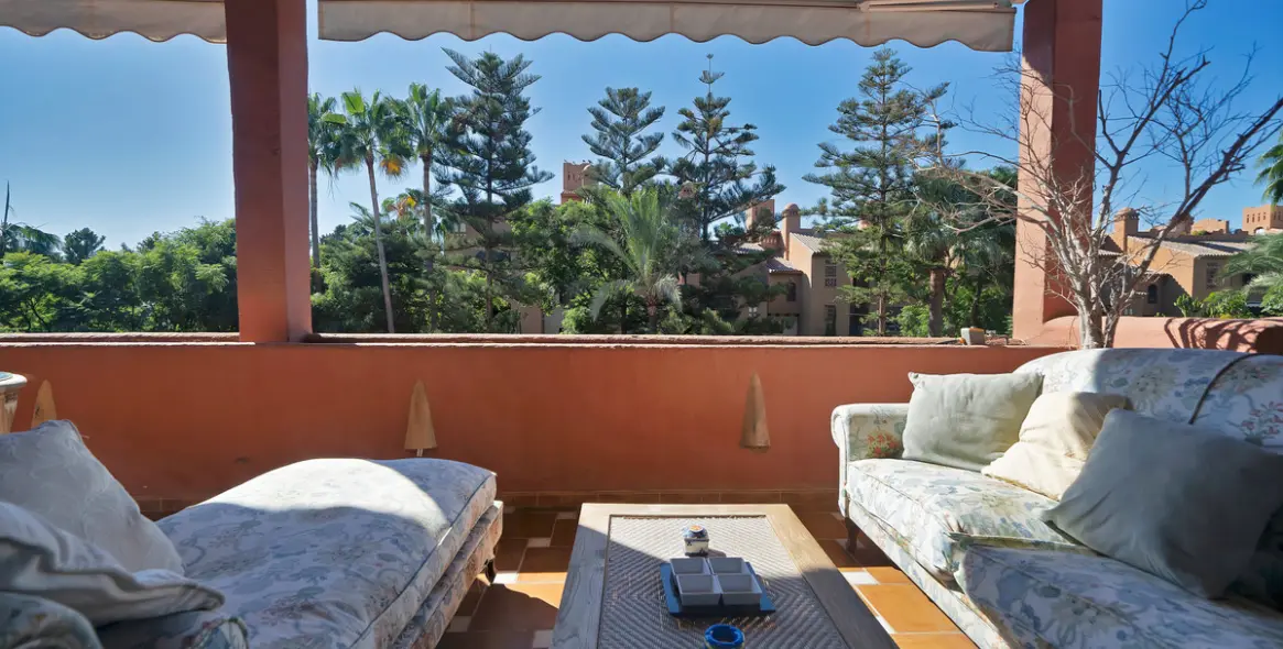 Продажа двухуровневого пентхауса в Guadalmina Baja 35