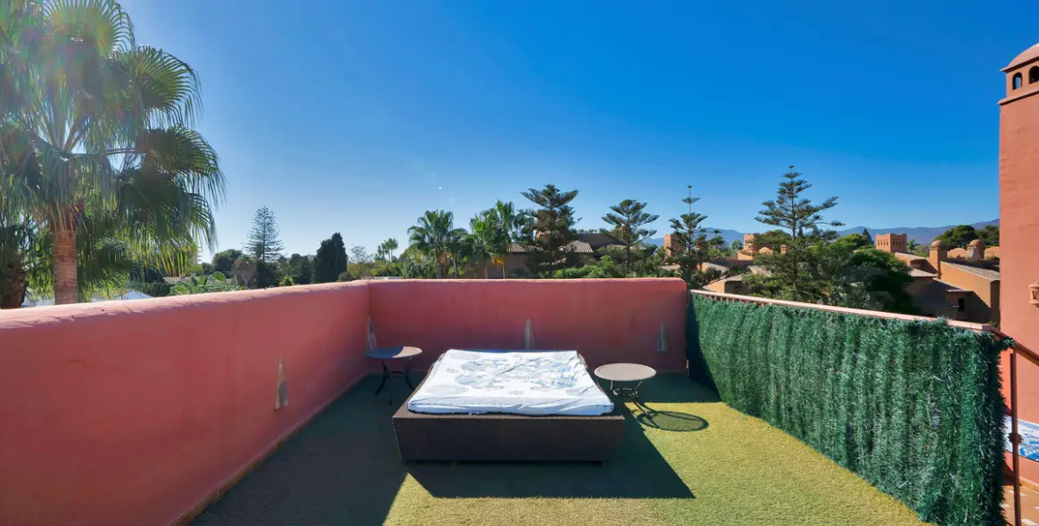 Продажа двухуровневого пентхауса в Guadalmina Baja 44