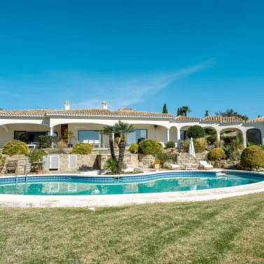 Продажа  отдельно стоящей виллы в Benahavís