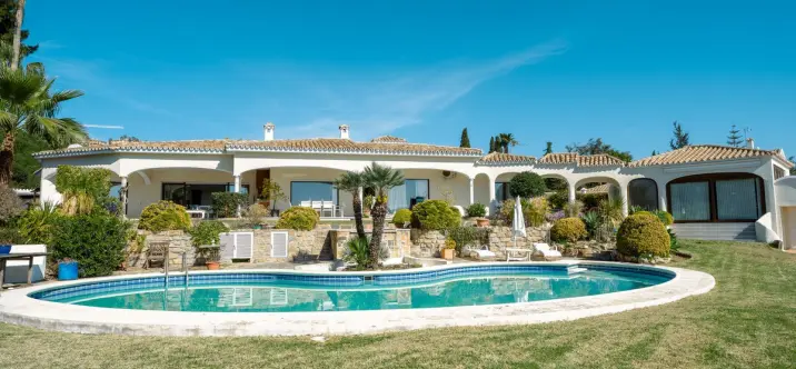 Продажа  отдельно стоящей виллы в Benahavís 0