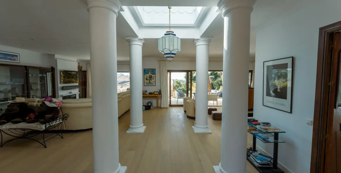 Продажа  отдельно стоящей виллы в Benahavís 3