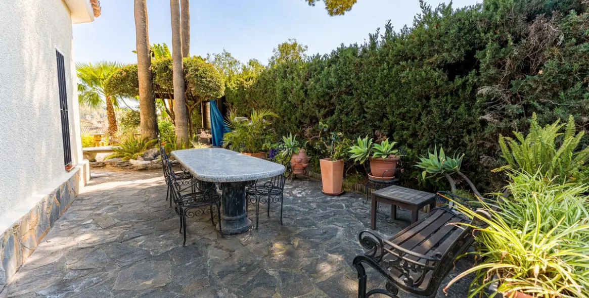 Продажа  отдельно стоящей виллы в Benahavís 25