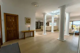 Image 4 thumb