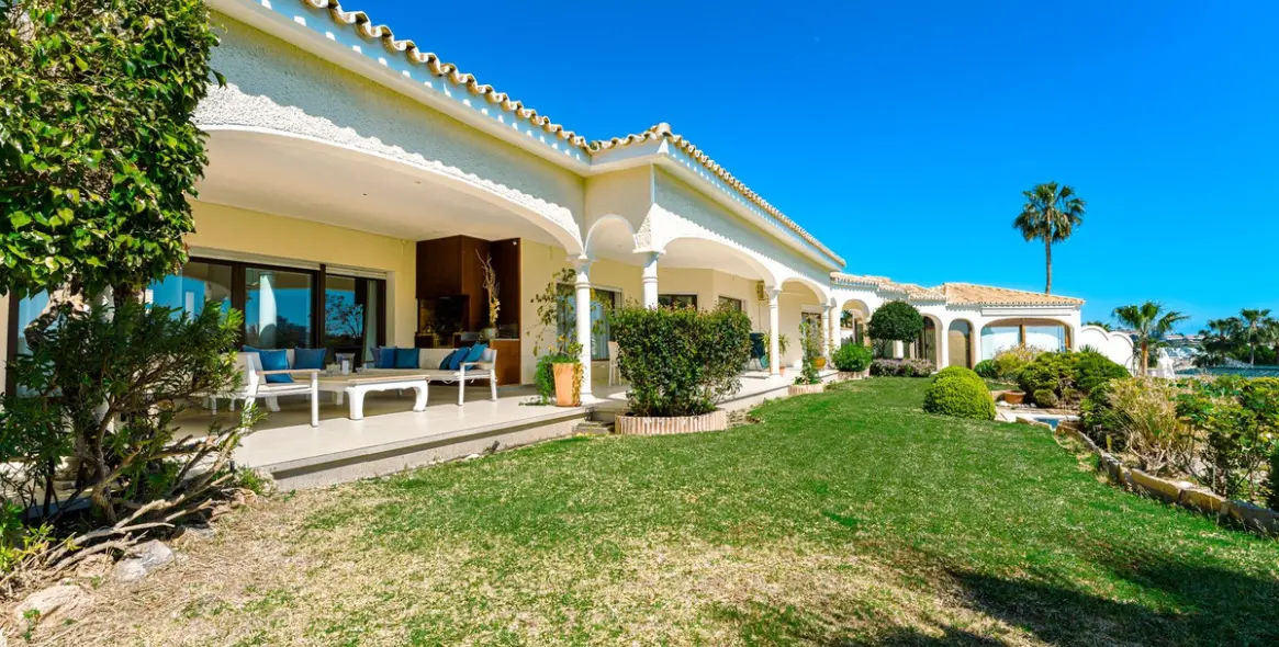 Sale of detached villa in Benahavís 18