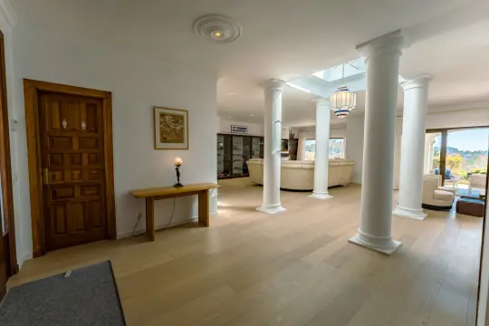Image 4 thumb
