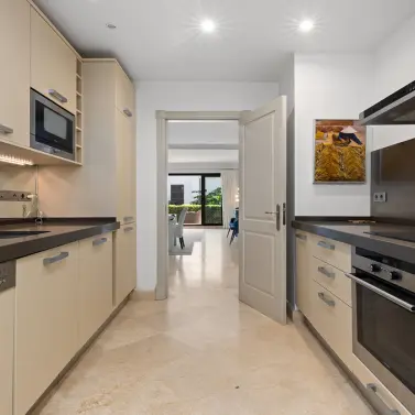 Продажа апартаментов на первом этаже в Casares