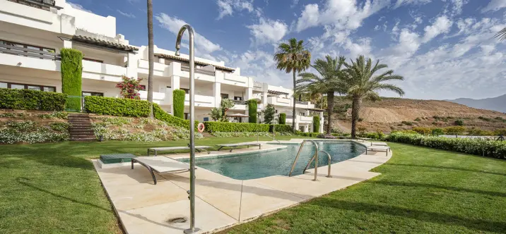 Продажа апартаментов на первом этаже в Casares 3