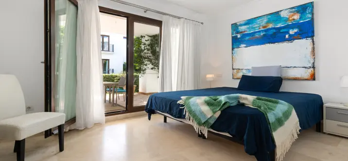 Продажа апартаментов на первом этаже в Casares 4