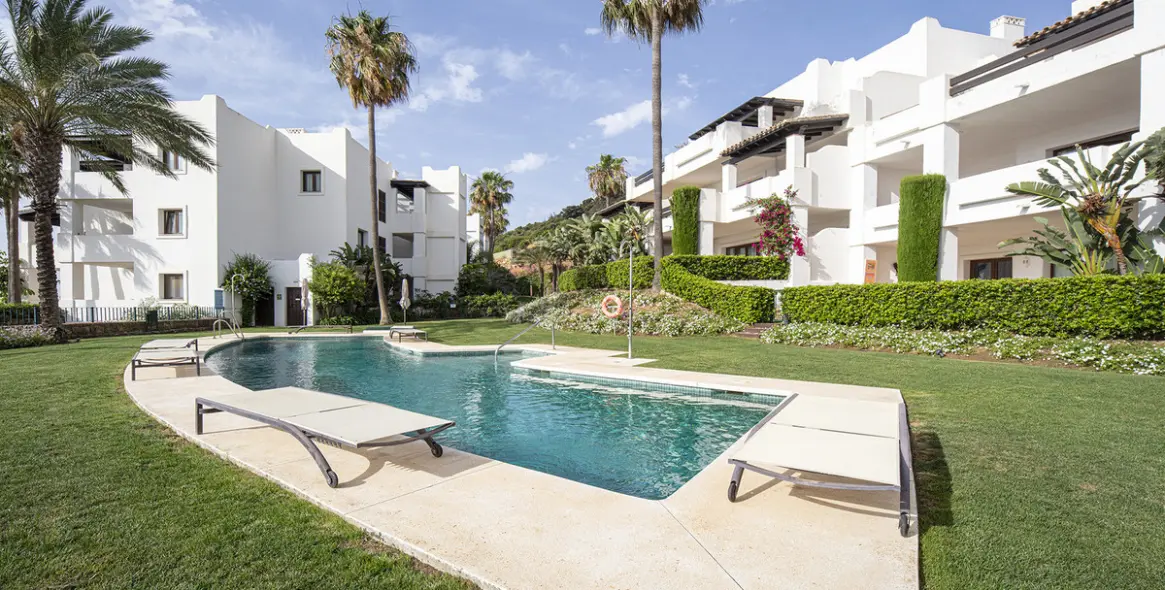 Продажа апартаментов на первом этаже в Casares 11