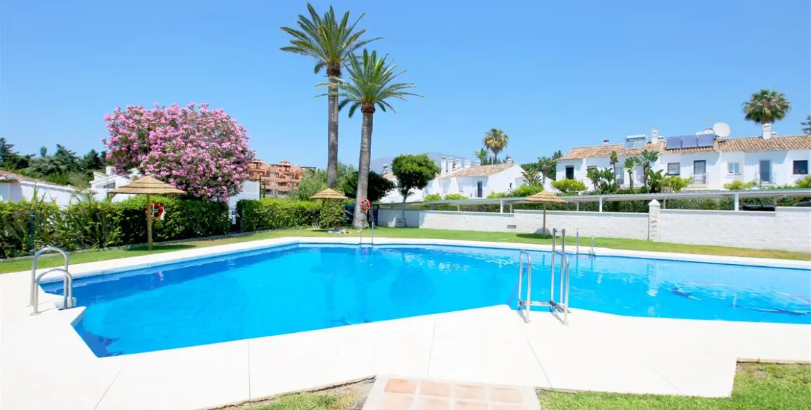 Краткосрочная аренда таунхауса в Estepona 3