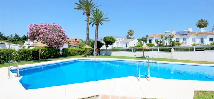 Краткосрочная аренда таунхауса в Estepona 2