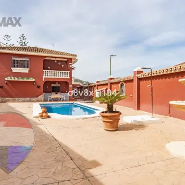 Venta de villa independiente en Ciudad Jardín