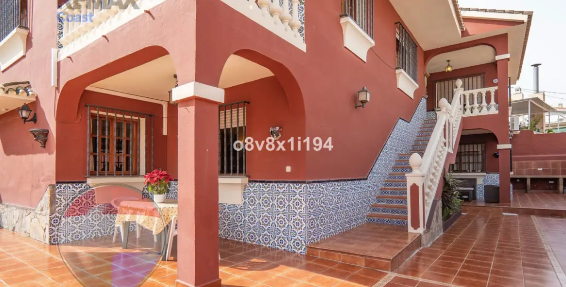 Sale of detached villa in Ciudad Jardín 3