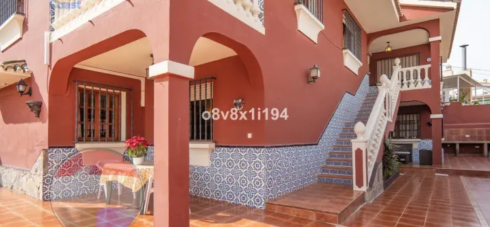 Venta de villa independiente en Ciudad Jardín 2