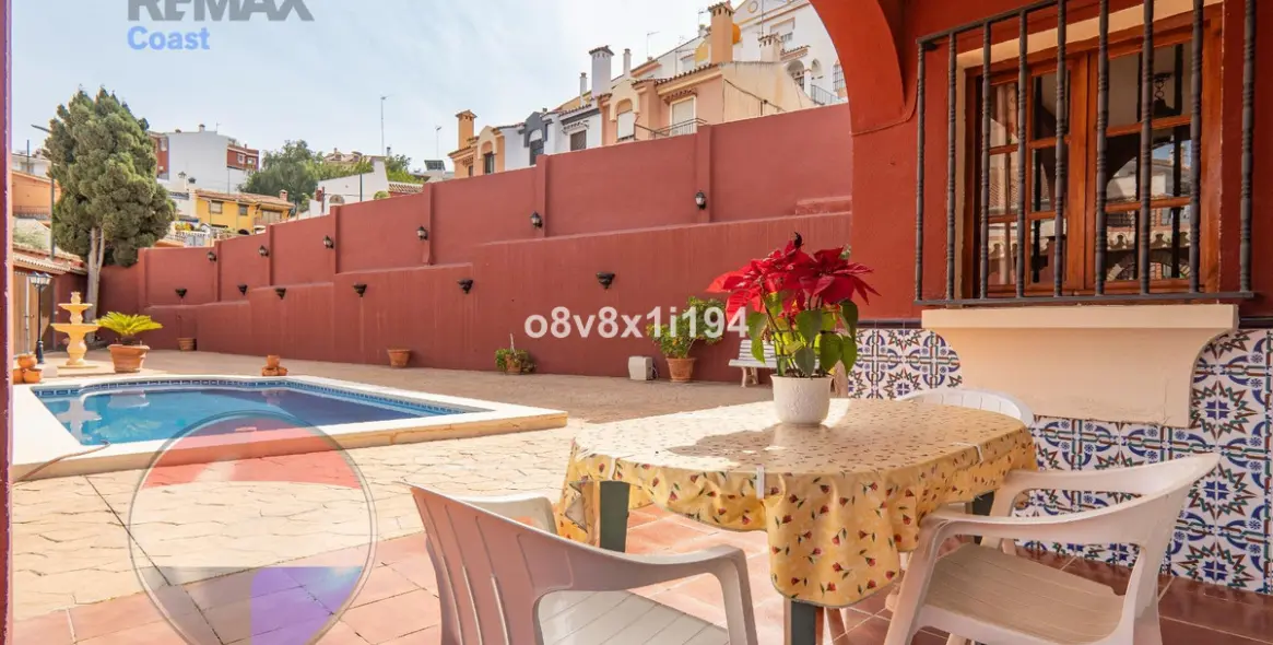 Sale of detached villa in Ciudad Jardín 5