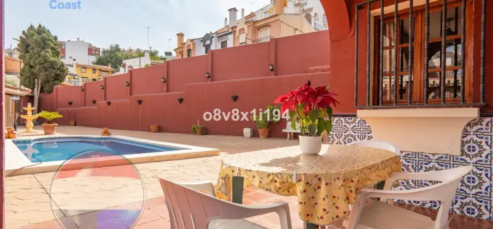 Venta de villa independiente en Ciudad Jardín 4