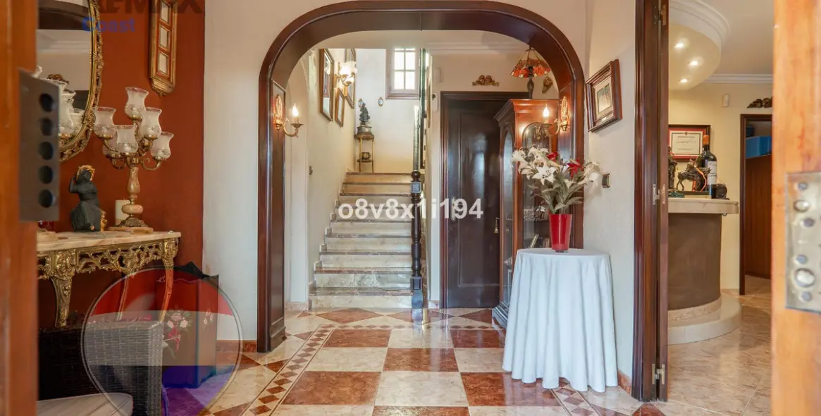 Sale of detached villa in Ciudad Jardín 7