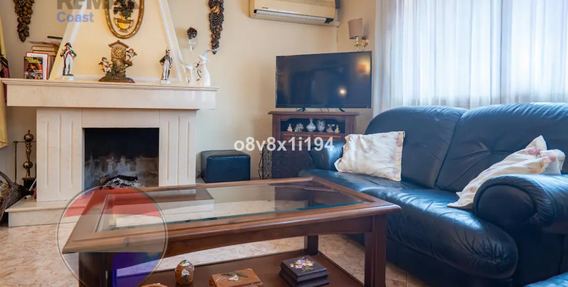 Sale of detached villa in Ciudad Jardín 11