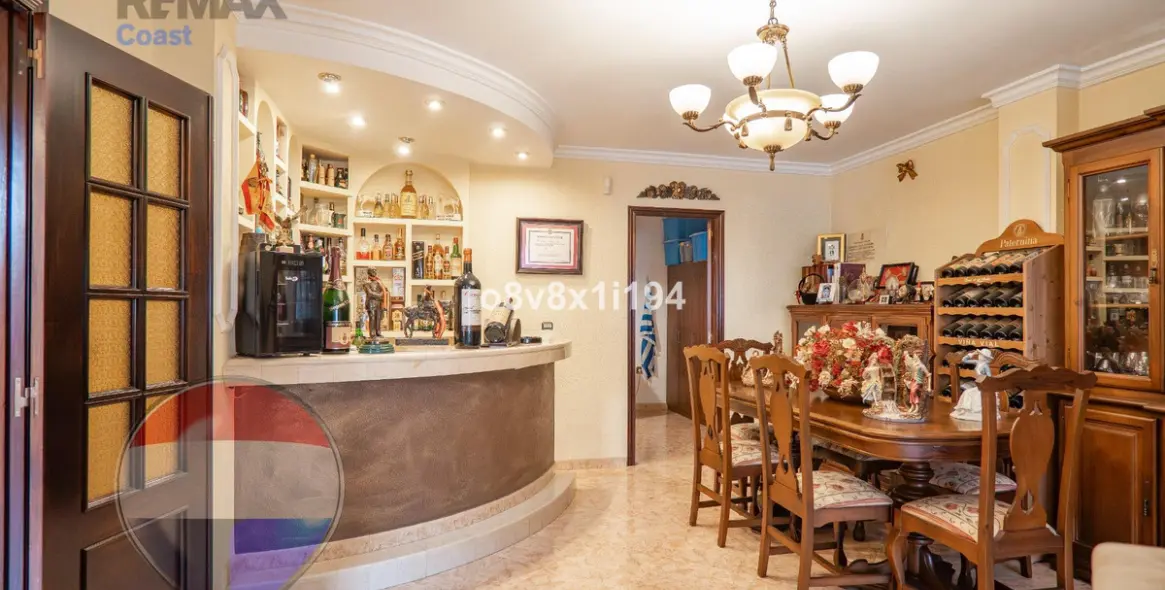 Sale of detached villa in Ciudad Jardín 12