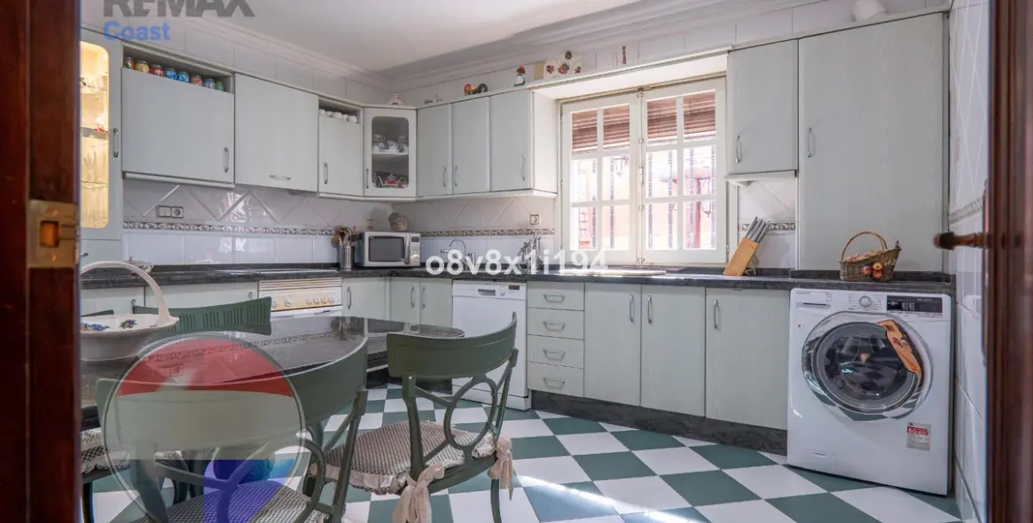 Sale of detached villa in Ciudad Jardín 16