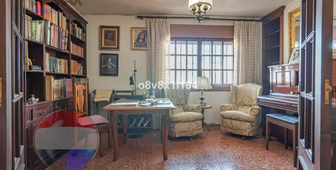 Sale of detached villa in Ciudad Jardín 35