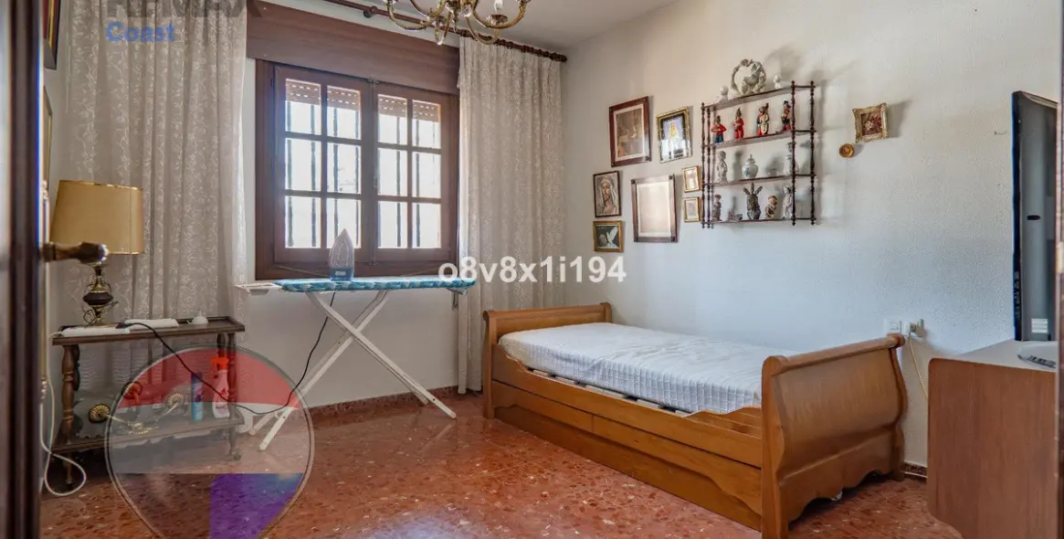 Sale of detached villa in Ciudad Jardín 38