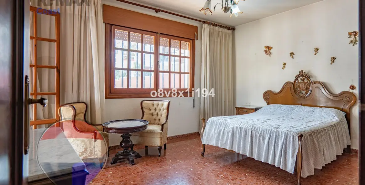 Sale of detached villa in Ciudad Jardín 40