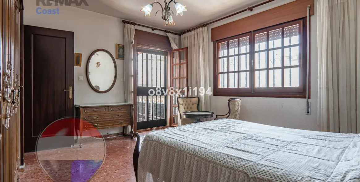 Sale of detached villa in Ciudad Jardín 42