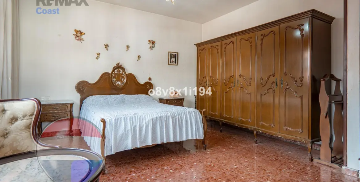 Sale of detached villa in Ciudad Jardín 43