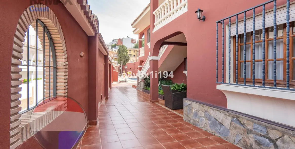 Sale of detached villa in Ciudad Jardín 50