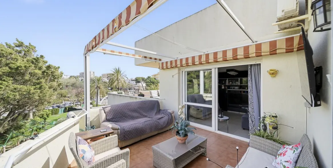 Sale of middle floor apartment in Benalmadena 2