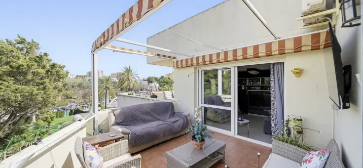 Sale of middle floor apartment in Benalmadena 1