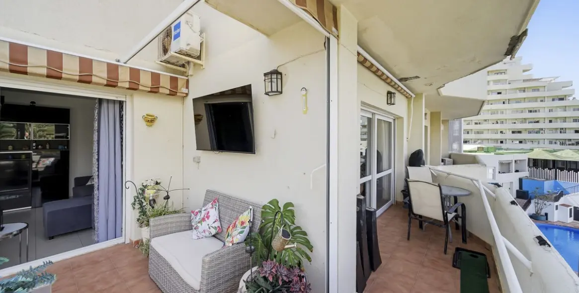 Sale of middle floor apartment in Benalmadena 3