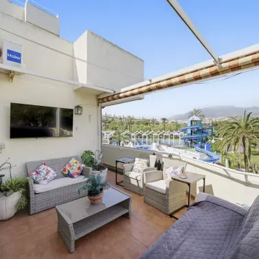 Sale of middle floor apartment in Benalmadena