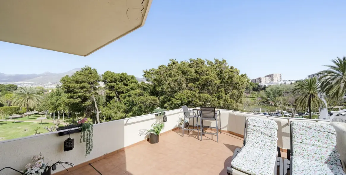 Sale of middle floor apartment in Benalmadena 5