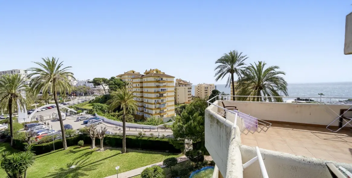 Sale of middle floor apartment in Benalmadena 6