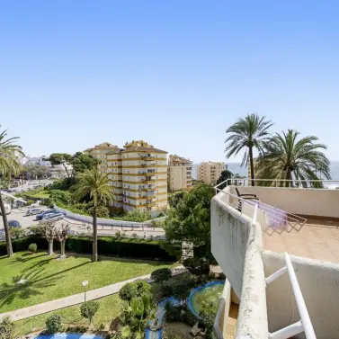 Sale of middle floor apartment in Benalmadena