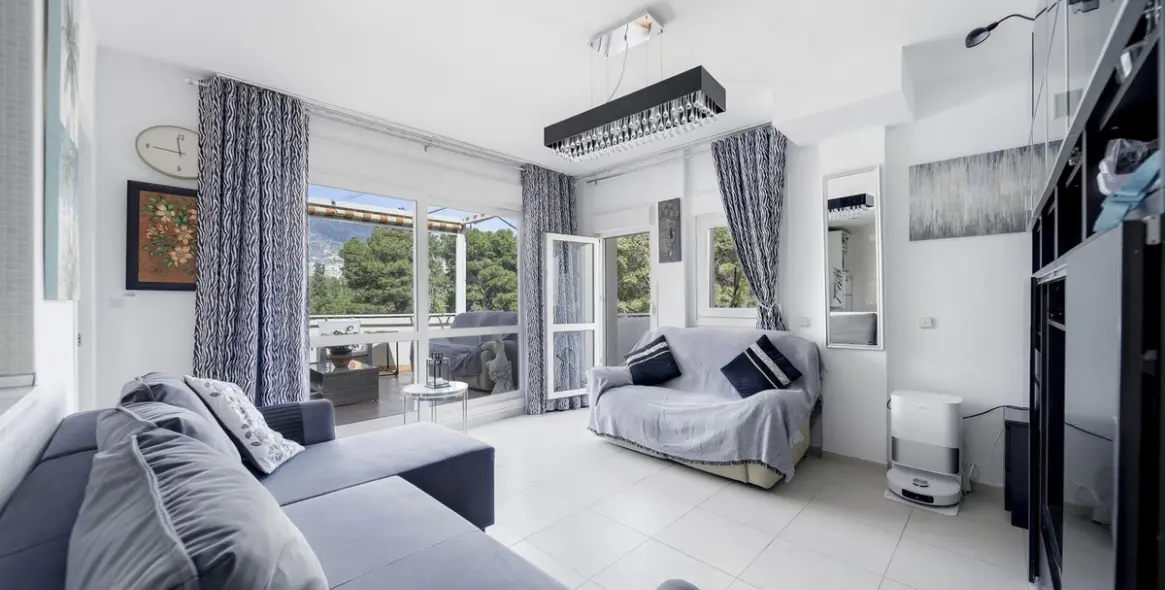 Sale of middle floor apartment in Benalmadena 8