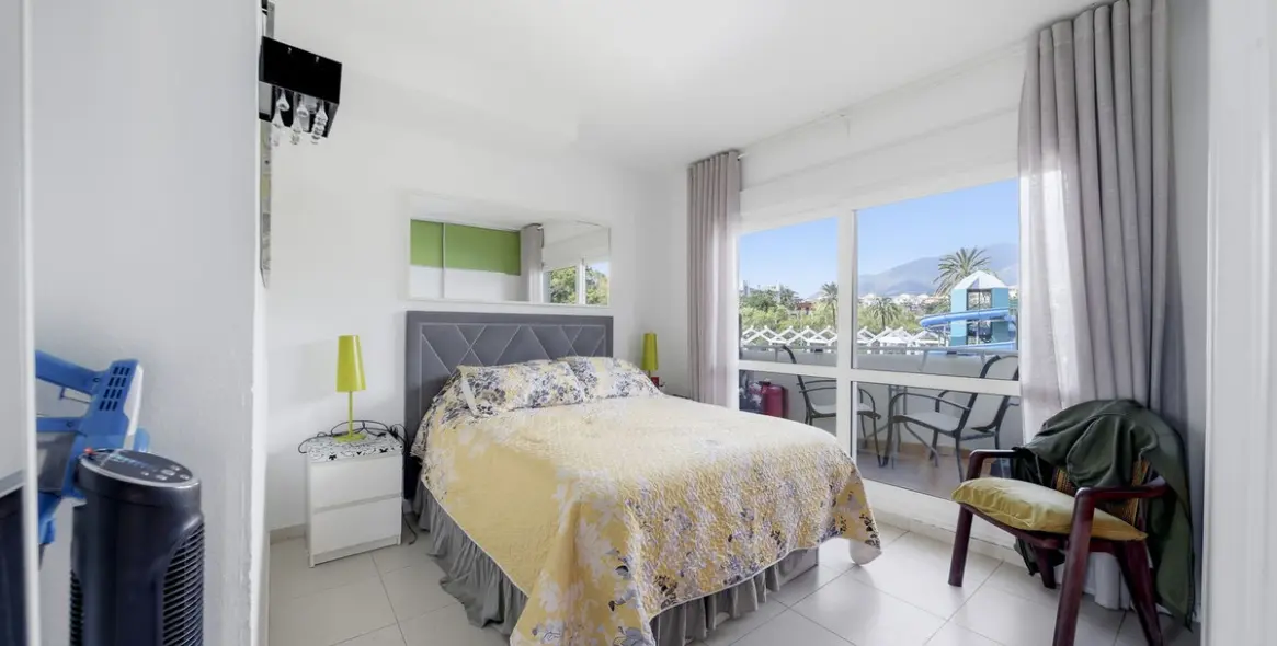 Sale of middle floor apartment in Benalmadena 10